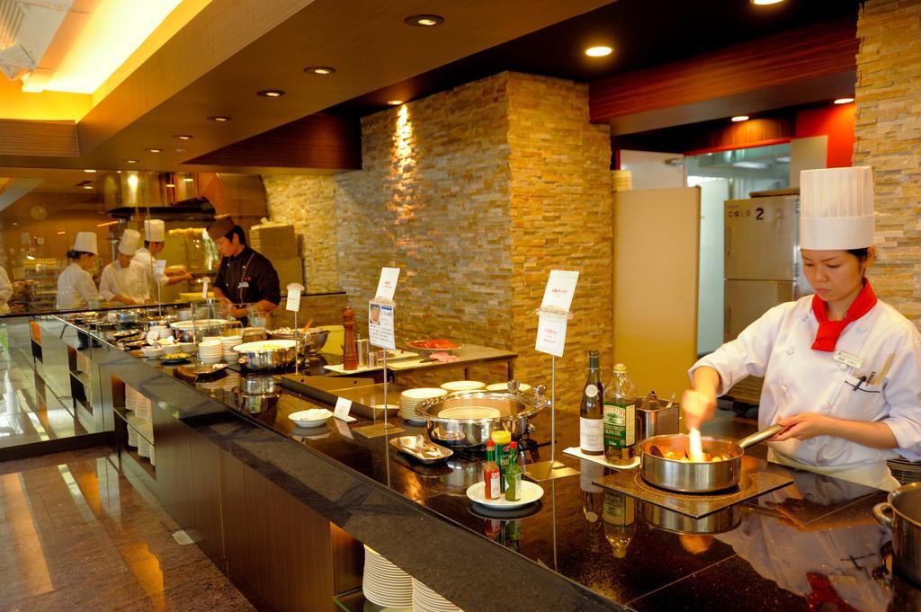 Okinawa Kariyushi Urban Resort Naha Buitenkant foto