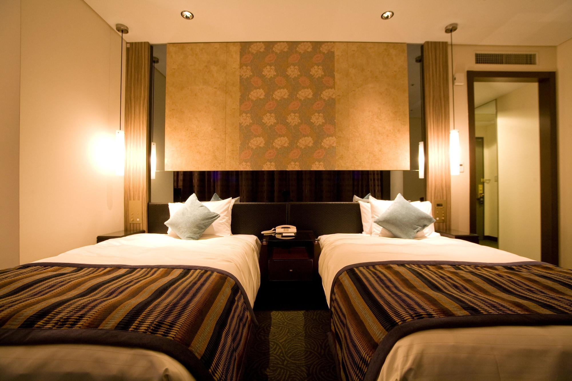 Okinawa Kariyushi Urban Resort Naha Buitenkant foto