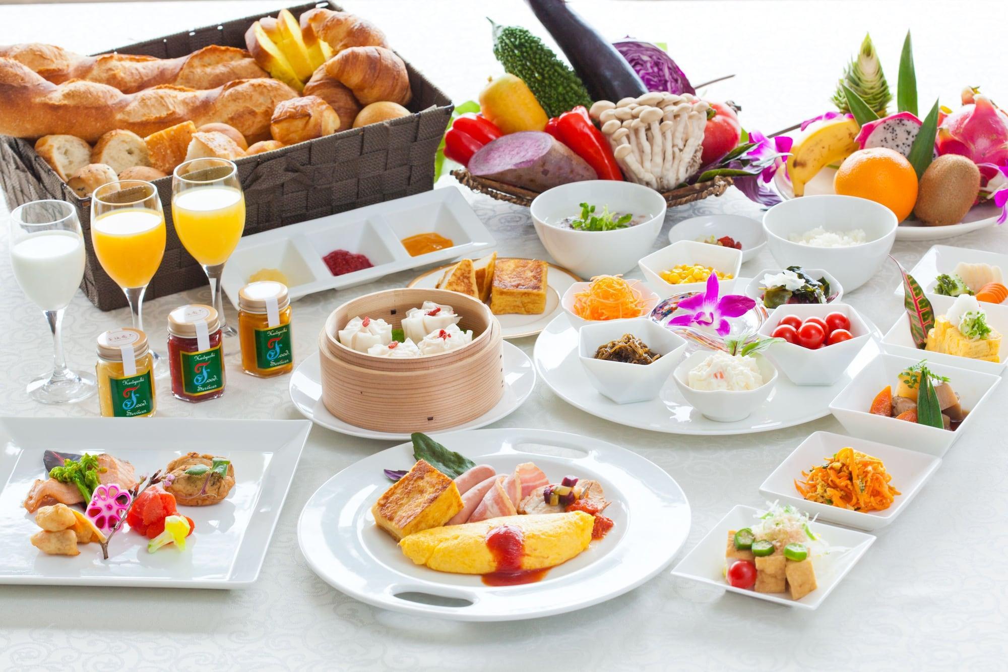 Okinawa Kariyushi Urban Resort Naha Buitenkant foto